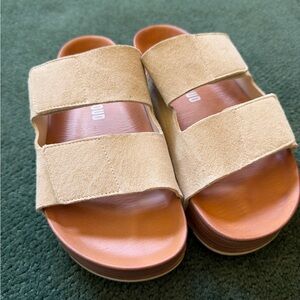Project Cloud 100% Genuine Leather Platform Sandals (Size 8) Birch